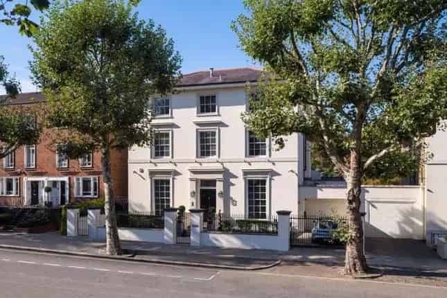Detached House for Sale in Hamilton Terrace St John's Wood