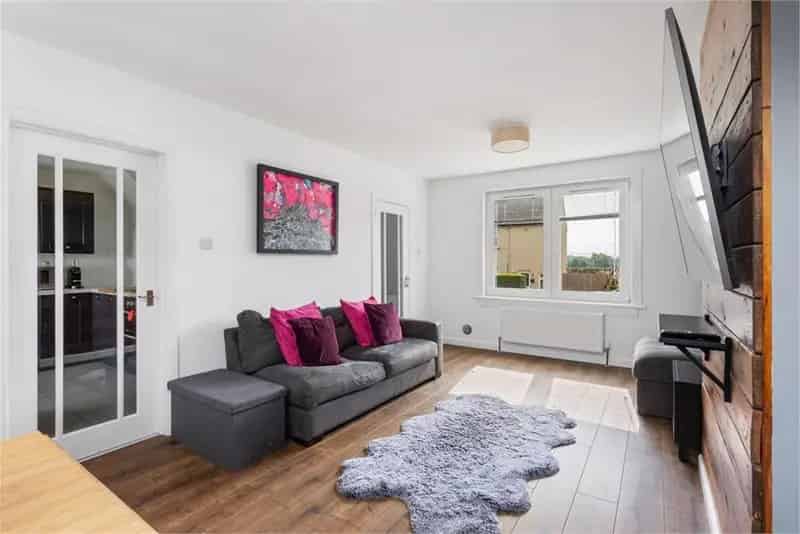 3 Bed Semi-Detached House Bonnyrigg