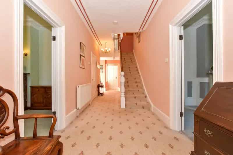 6 Bedroom Victorian House with Stables and Extensive Grounds