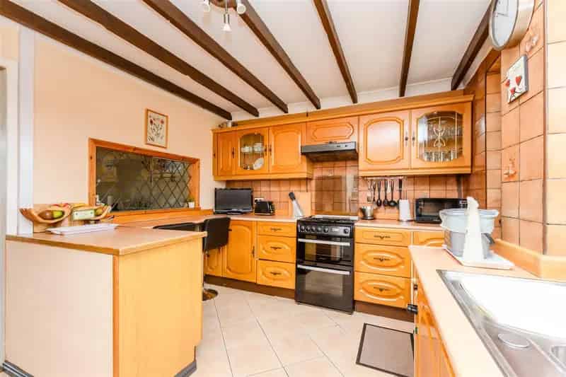 3 Bedroom End Terrace House For Sale
