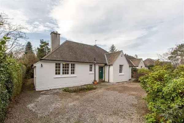 Charming Detached House with Extensive Gardens