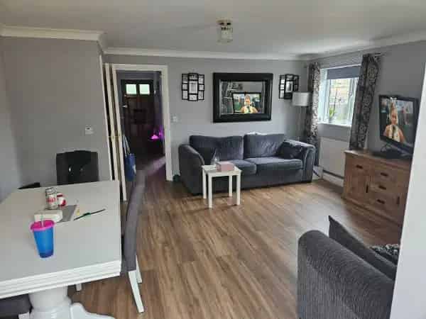 3 Bed House Near Hampton Court Bushy Park New Kitchen Conservatory
