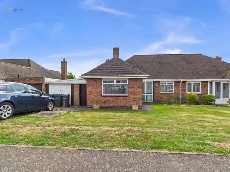 3 Bedroom Semi Detached Bungalow For Sale Modern Auction