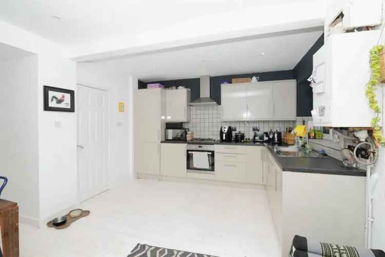 Four Bedroom Family Home Near Hastings Old Town