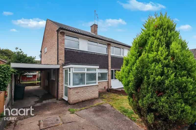 3 Bedroom Semi Detached House To Rent