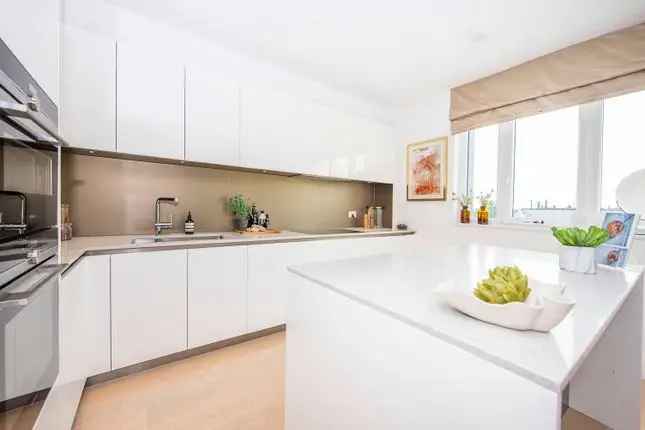 Flat for sale in Broom Road, Teddington TW11