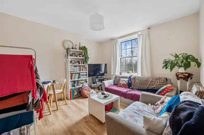 2 Bedroom Flat for Sale in Hackney