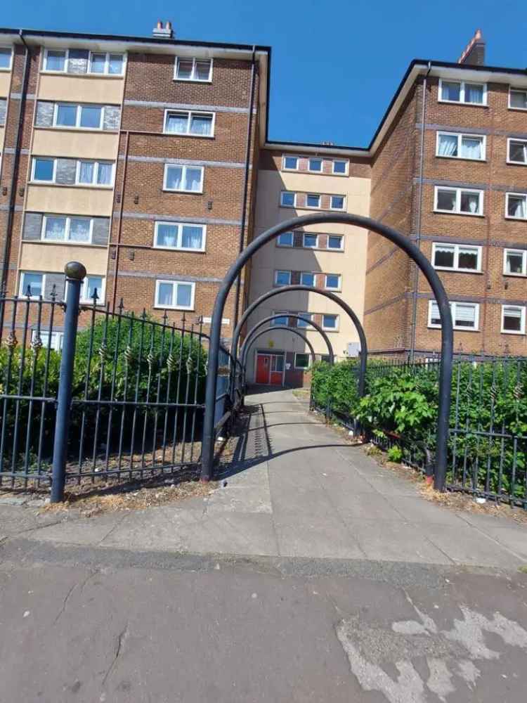 3 Bedroom Flat Bolton Town Centre