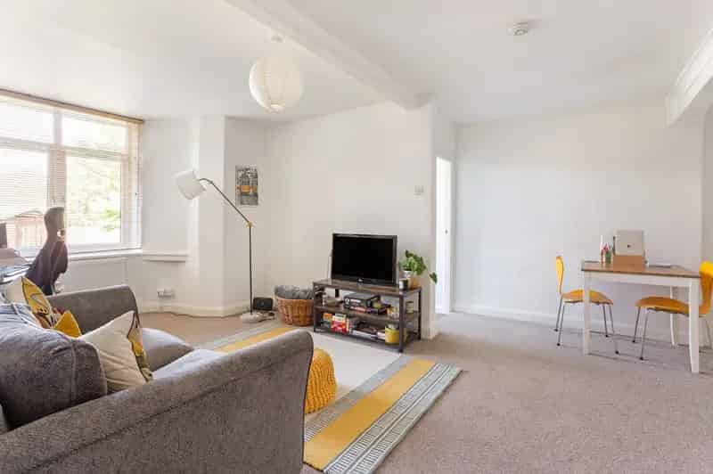 1 Bedroom Flat for Sale near Guildford High Street