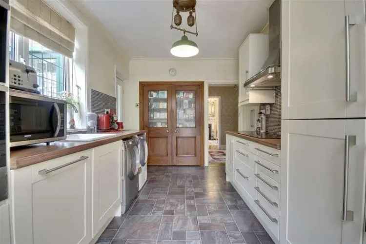 4 bed house for sale