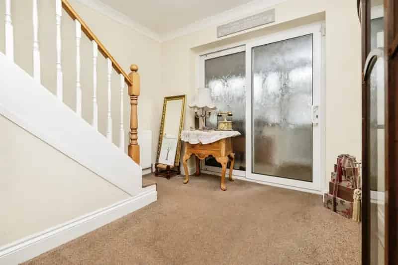 4 Bed Semi-Detached House Great Barr