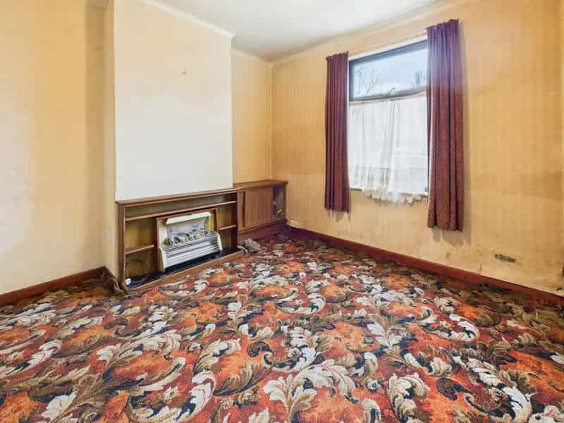 Renovation Project: Spacious Terraced House with Garden