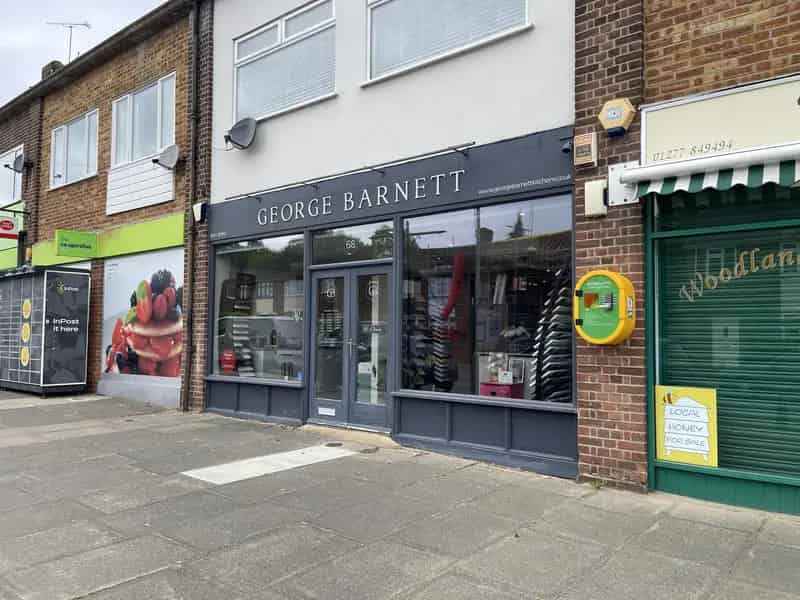 Shop with Store and Garage Sale Leaseback 868 sq ft