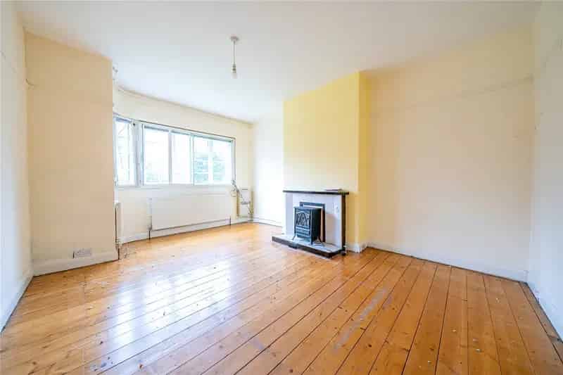 Ground Floor Apartment Two Double Bedrooms Near Amenities
