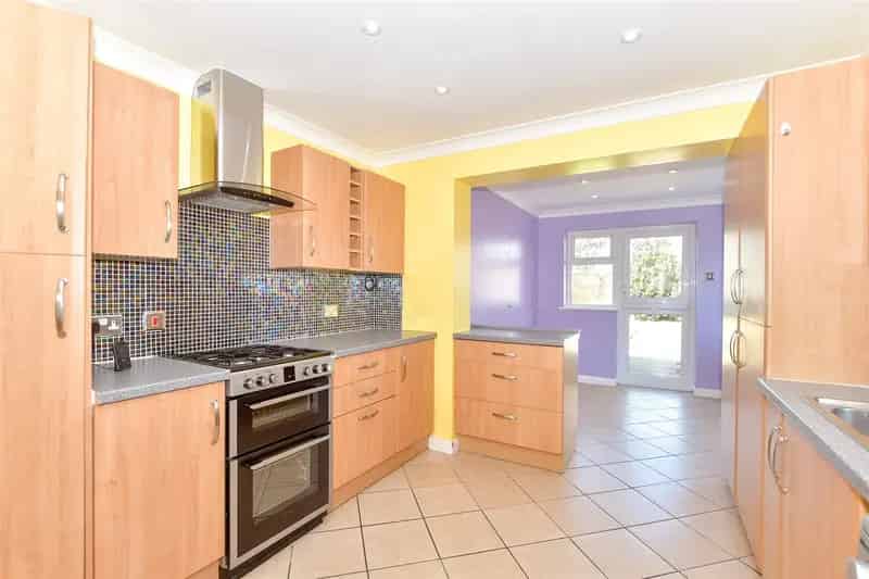 4 Bedroom Semi-Detached Bungalow for Sale in Waterlooville