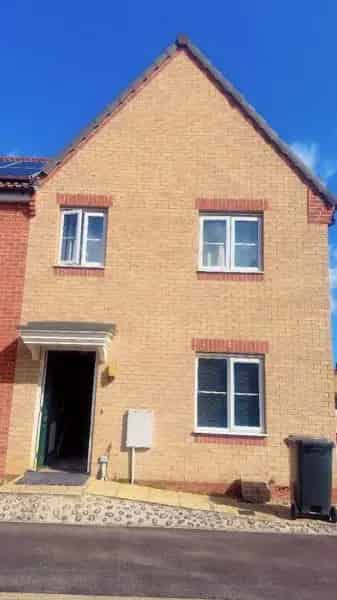 2 or 3 Bedroom House Near City Centre London