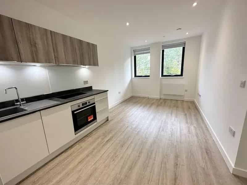 1 Bedroom Apartment with Parking and Dishwasher