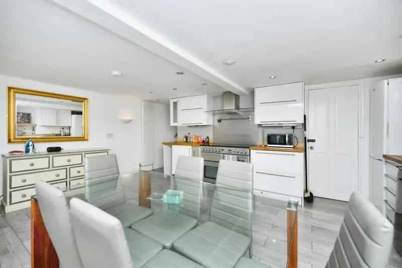 2 Bedroom Flat for Sale in Central Kemptown