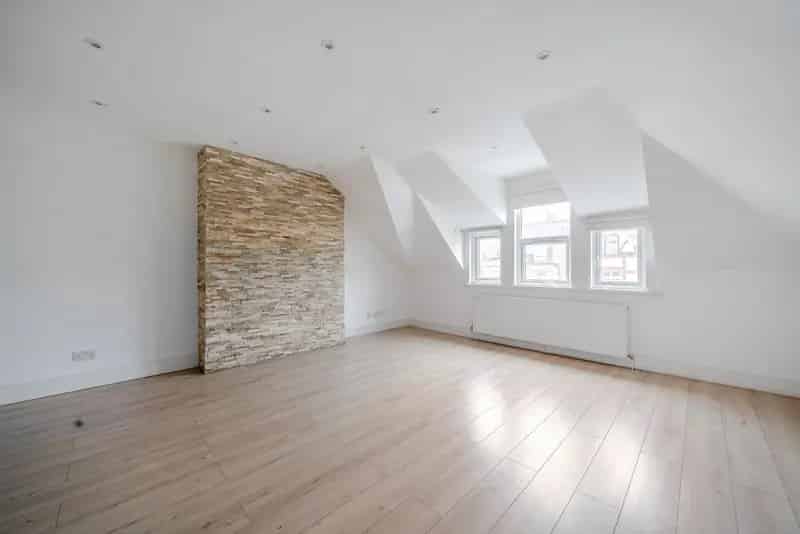 Spacious Chain Free House Near Parks and Transport
