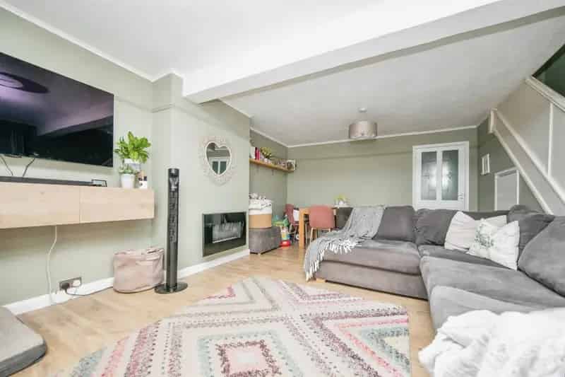 3 Bed House with Garage En Bloc and Garden
