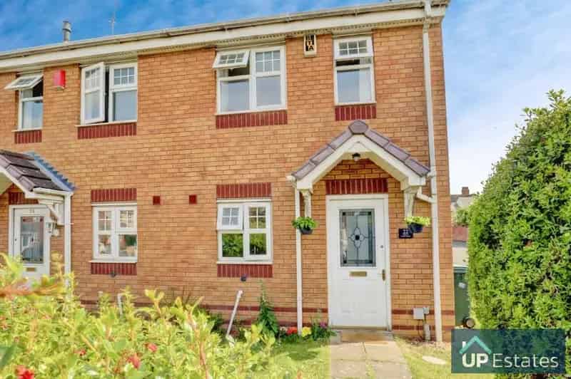 2 Bedroom Semi-Detached House for Sale