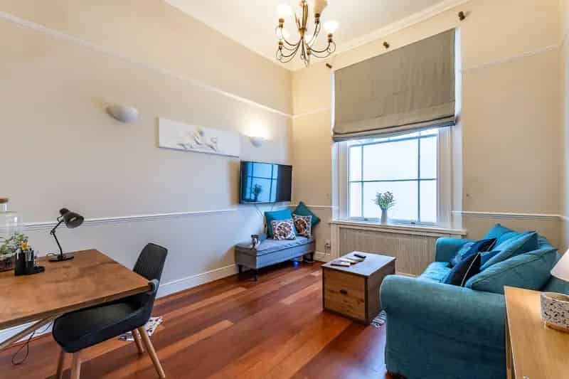 1 Bedroom Flat Bayswater W2 Near Hyde Park High Ceilings Long Lease