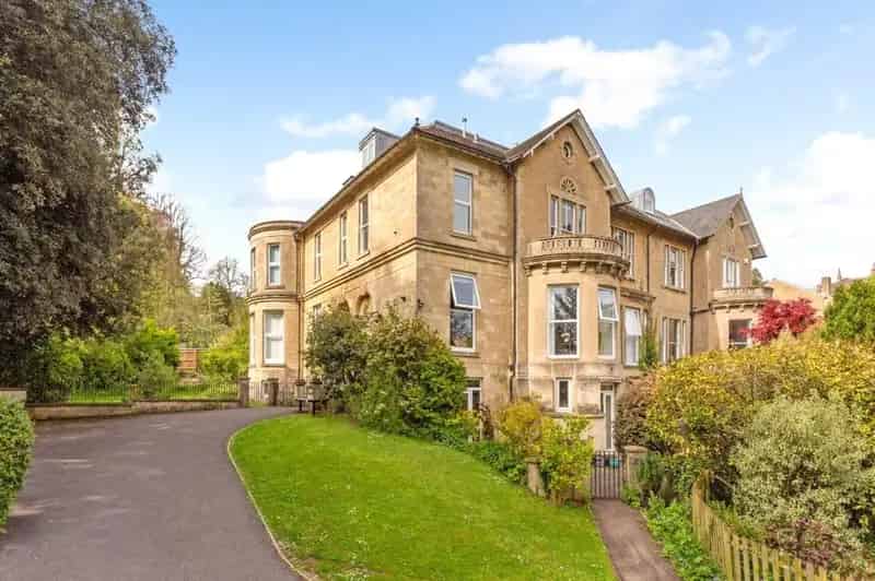 2 Bedroom Apartment for Sale in Bath