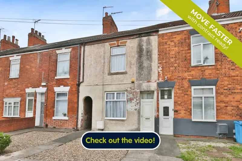 2 bedroom terraced house for sale