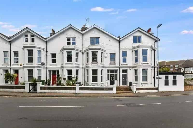 1 Bed Flat for Sale Near Gildredge Park