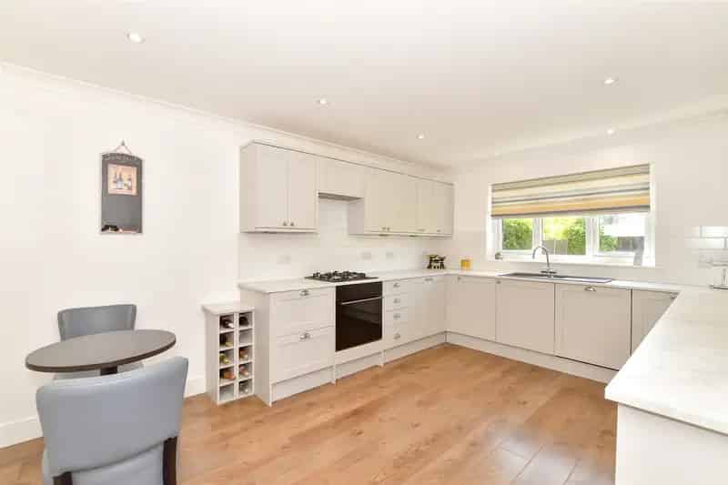 4 Bedroom Detached House Near Dymchurch Beach