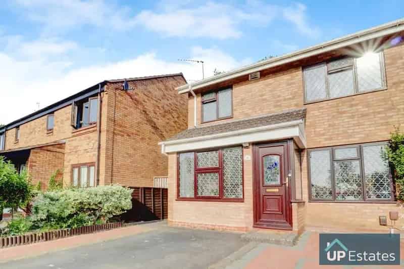 3 Bedroom Semi Detached House For Sale
