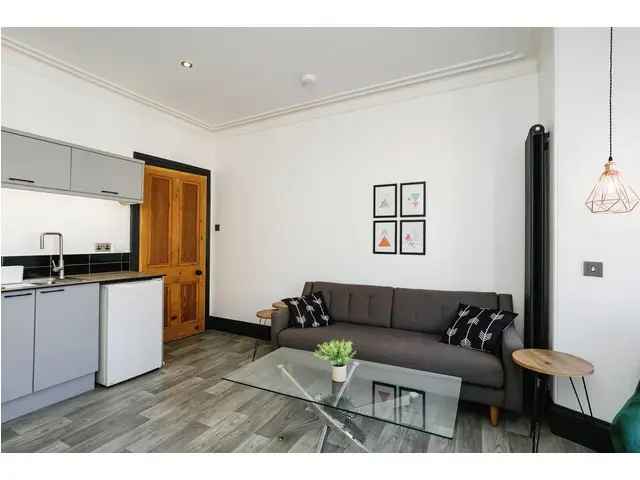 2 bedroom flat  for sale