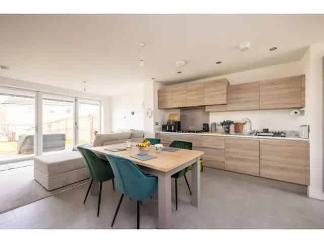 3 Bedroom Semi-Detached Villa For Sale