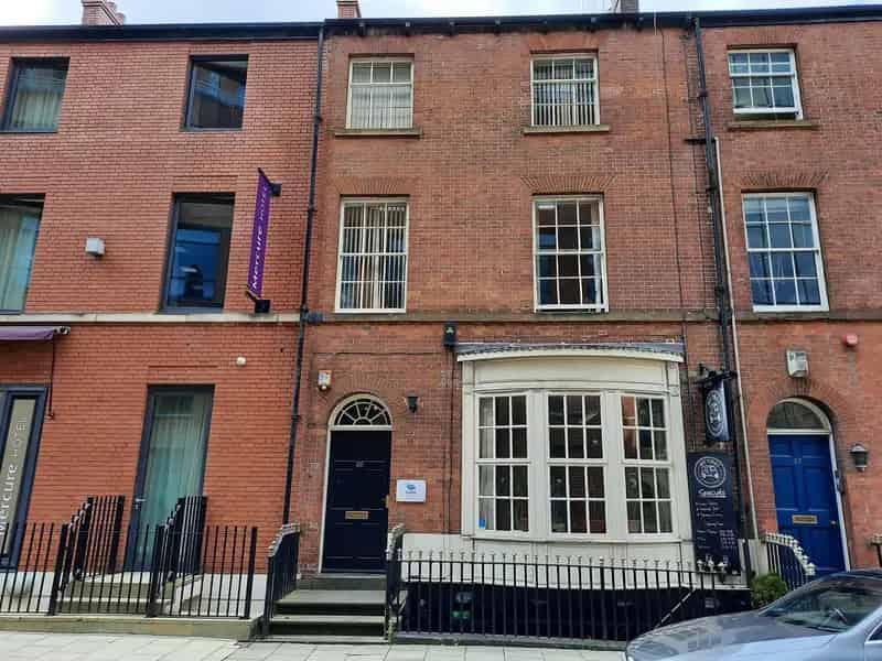 Self Contained Office Leeds City Centre Refurbished Parking Available