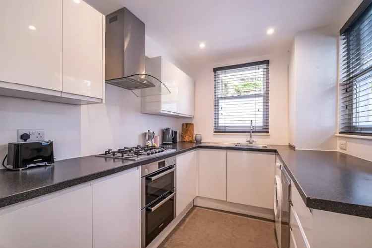 3 Bedroom Flat for Sale near Clapham Junction