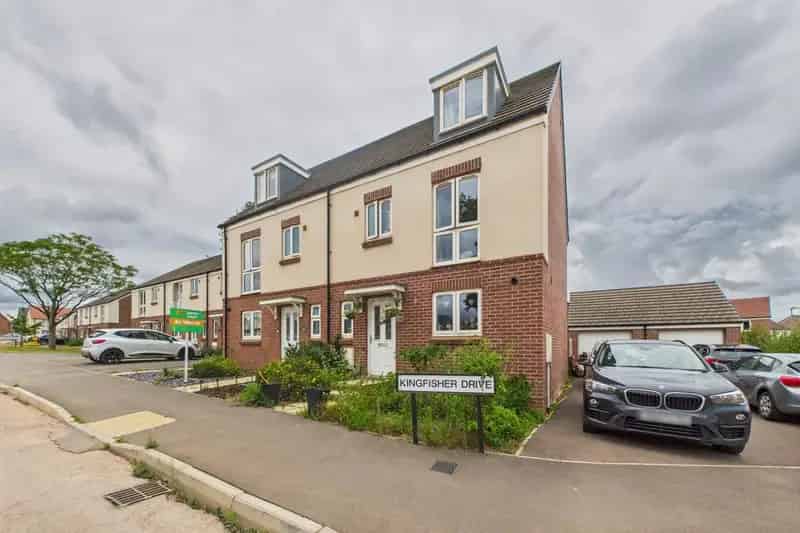 4 Bedroom Semi Detached House For Sale