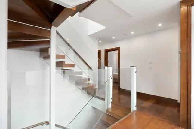 Three Bedroom House for Sale in Clapham
