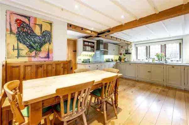 Grade II Listed Thatched Cottage with Barn in Bloxham
