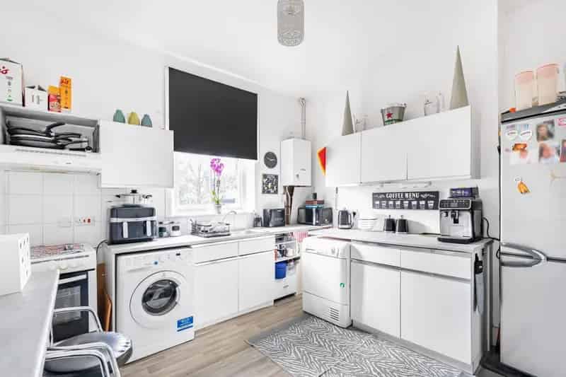 2 Bedroom Flat For Sale 968 SQ FT