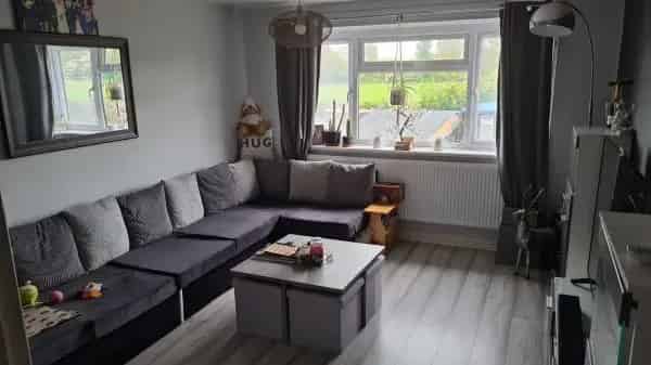 Family Home Near Schools and Transport Links