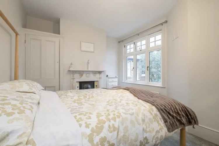 3 Bedroom Maisonette Short Let Mortlake