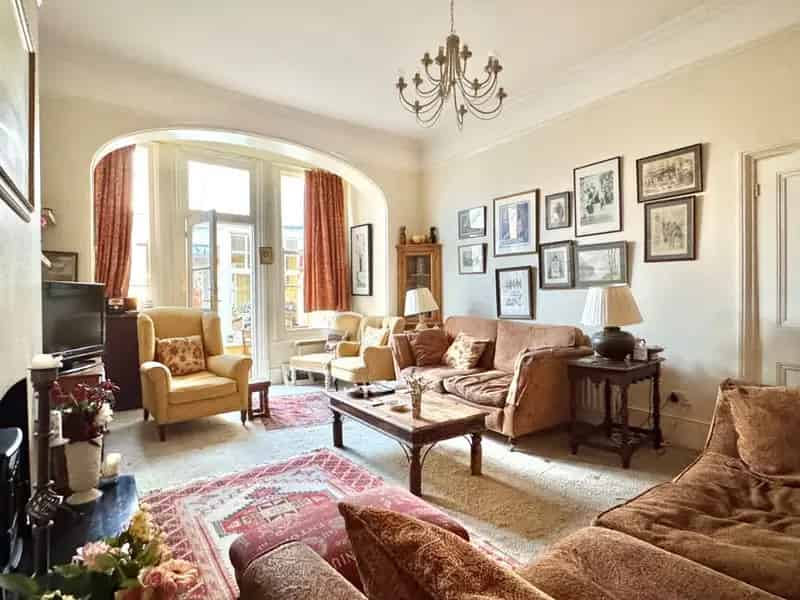 2 Bedroom Flat for Sale Folkestone Kent