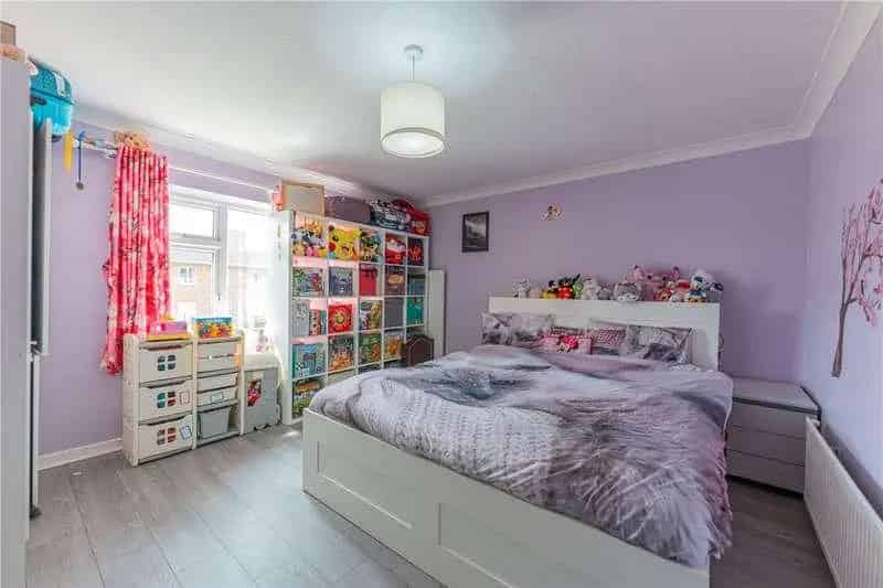 2 Bed Flat for Sale Modern Interior Off Road Parking Garage