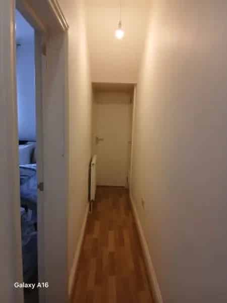 One Bedroom Garden Flat Private Street Ground Floor