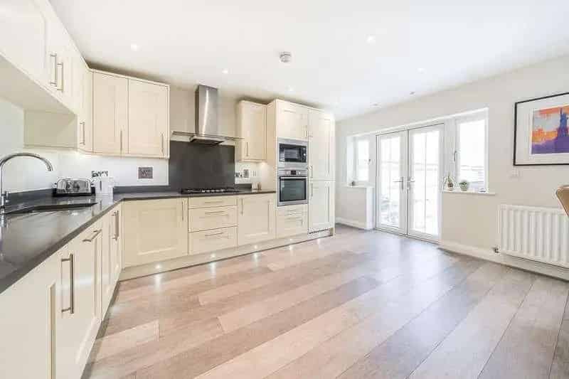 3 Bed Townhouse for Sale in Boulters Meadow Maidenhead