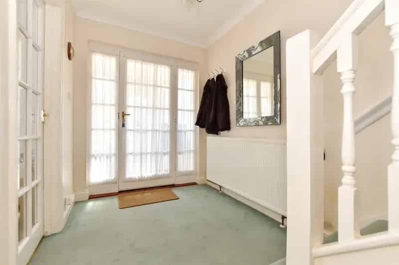 4 Bedroom Detached House Near Seafront For Sale