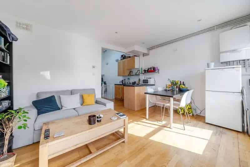 Clapham North 2-Bed Victorian Flat Loft Conversion Potential