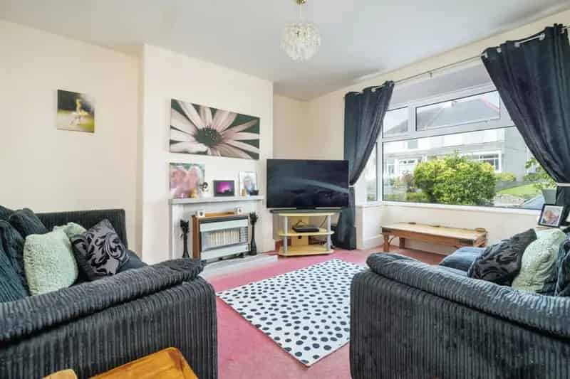 3 Bed House in Plymstock Near Amenities and Schools