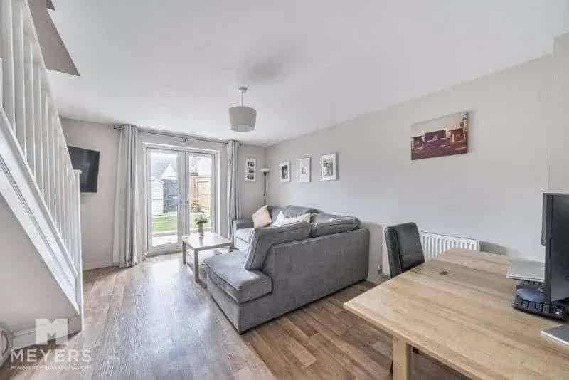 2 bed house for sale