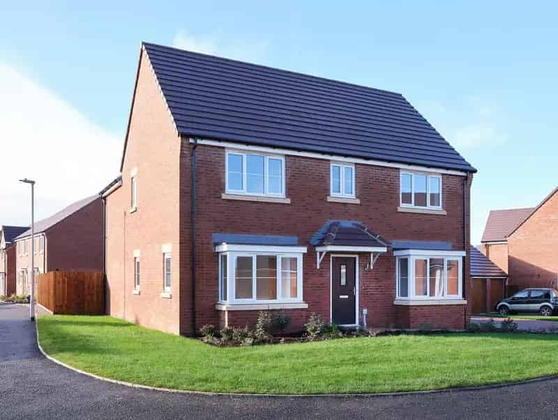 4 bedroom detached house for sale